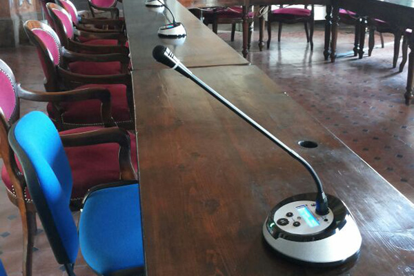 Sistemi microfonici per conferenza e dibattito WiFi, wireless