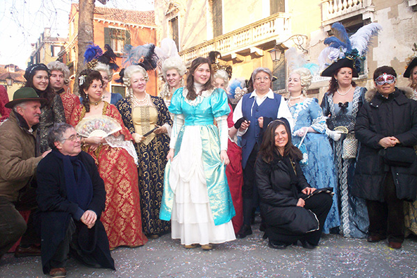 Sistemi portatili per visite guidate, Tour Guide UHF
